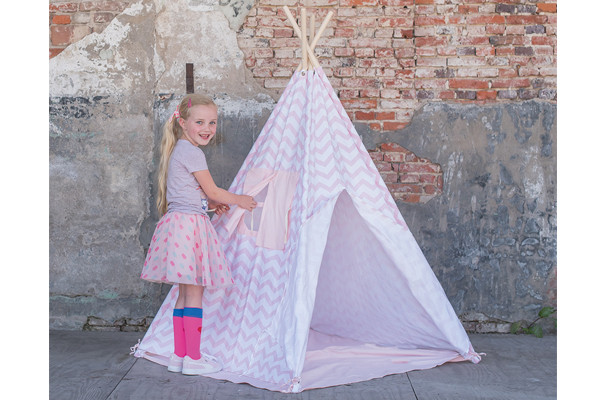 Sanne is 6 jaar en 1.21 m lang.