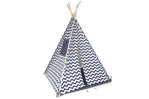 Het raam kan open en dicht (sluiting met klittenband)