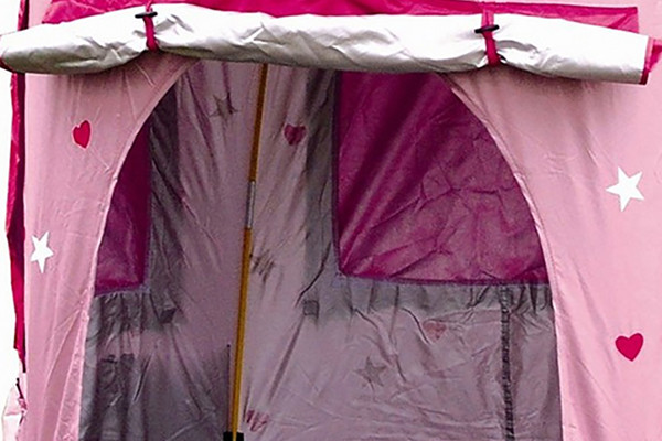 Deur kan opgerold worden.